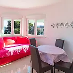 Two-bedroom In Lejlighed *
