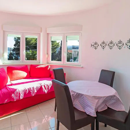 Beautiful In With House Sea View דירה *