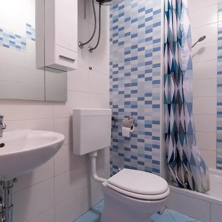 Beautiful In With House Sea View דירה