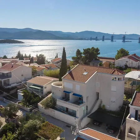 Beautiful In With House Sea View